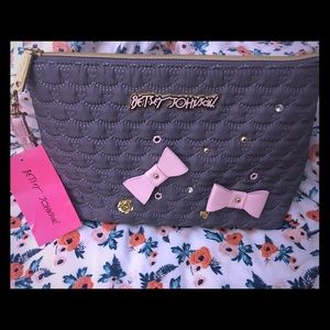 Betsey Johnson 🎀 travel makeup bag 🎀